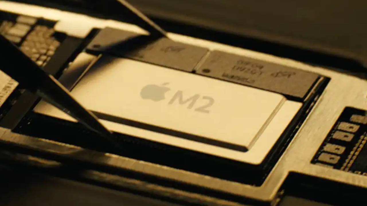 M2 processor, 12-inch MacBook