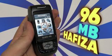 13 MP Camera?  Features of Samsung D500, the Legend of the Slide Phone Trend, That Sound Like a Joke Now