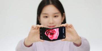 Samsung Showed a Phone Concept with a 360 Degree Foldable Screen (Is This Necessary?)